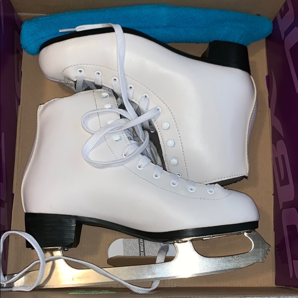 BRAND NEW ICE SKATES!
